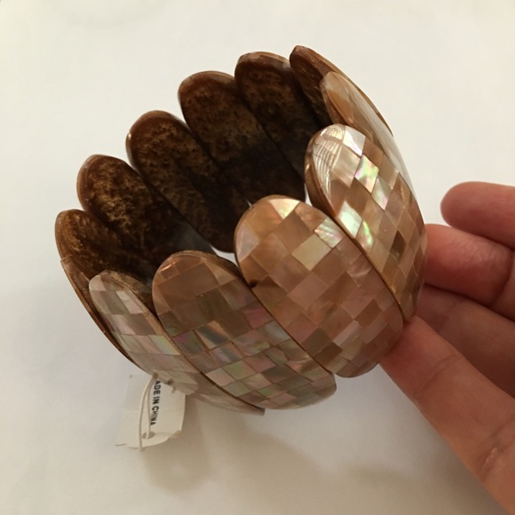 Mother of pearl stretchable bracelet - Picture 5 of 8